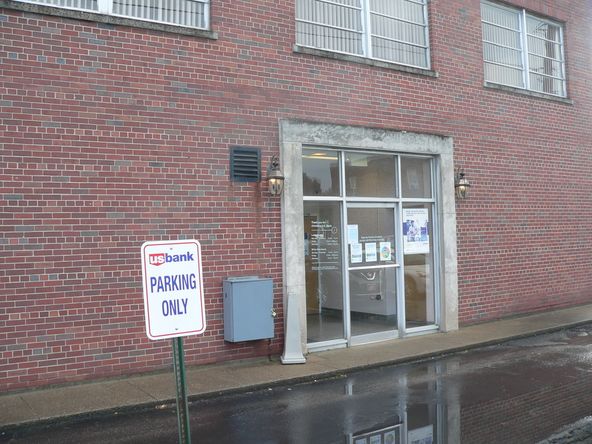Two-Story Office Building: 111 S 4th St, Danville, KY 40422